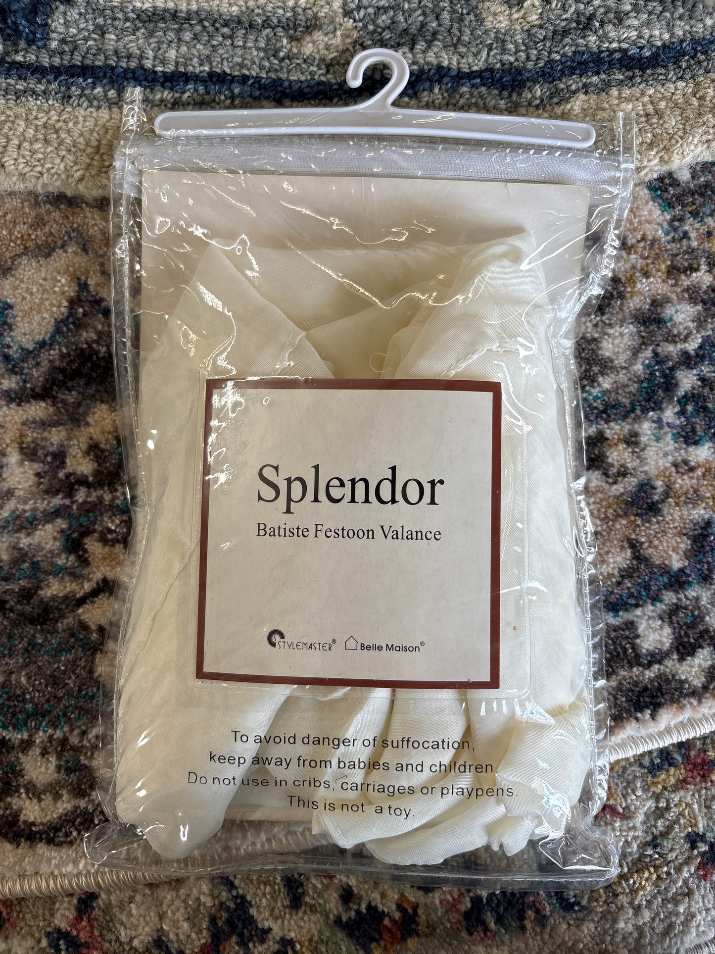 Splendor Batiste Festoon Valance