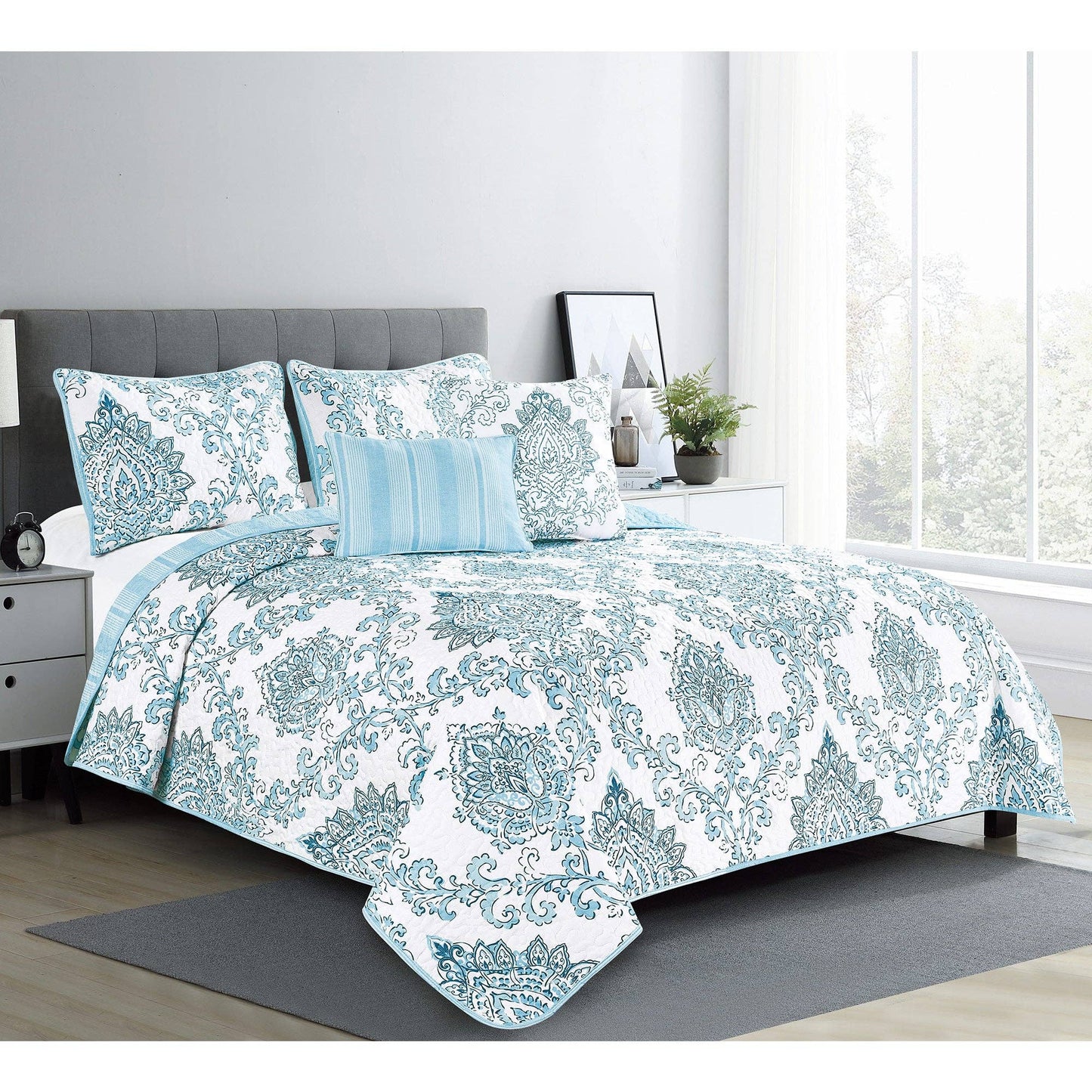 Lydia Damask Oversized 5 Piece Reversible Wrinkle-Free Quilt Set, Blue-White