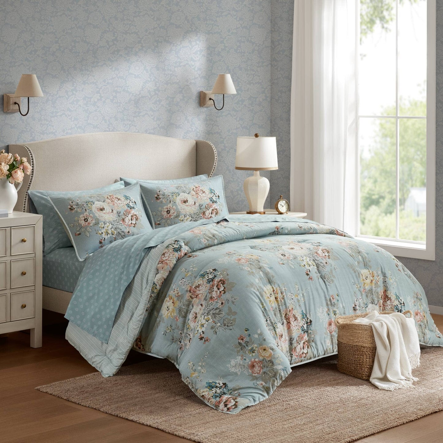 Vintage-Floral inspired Comforter Set, Soft Blue