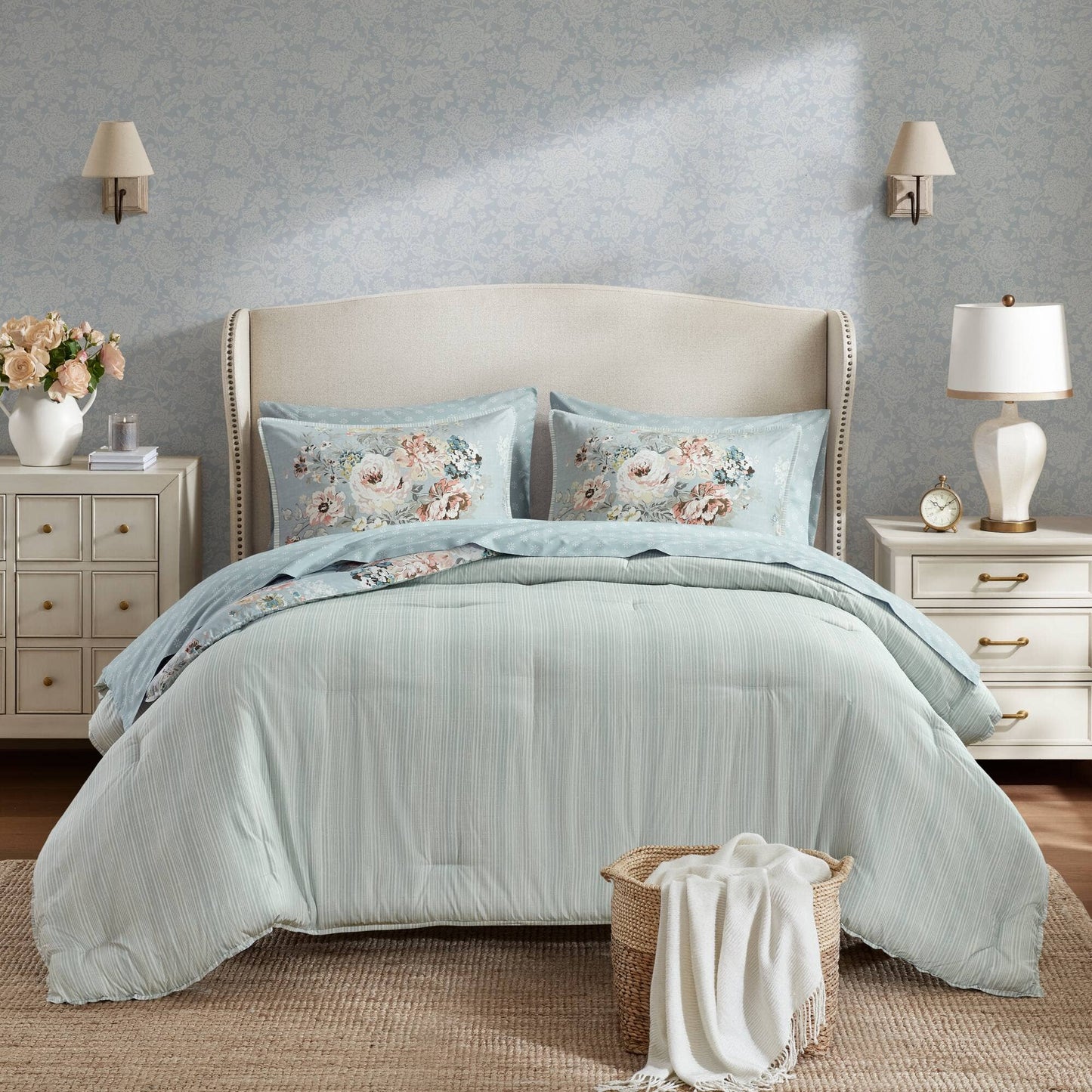 Vintage-Floral inspired Comforter Set, Soft Blue