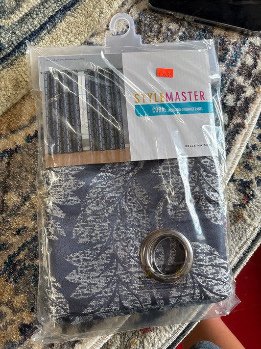 Stylemaster Jacquard Grommet Panel