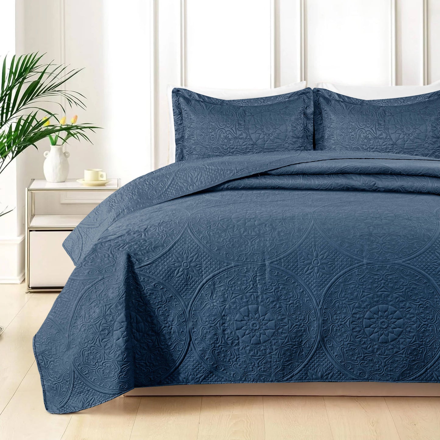 3 Piece Reversible Quilted Bedspread Coverlet Comforter Set